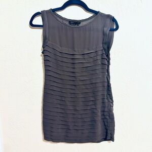 BCBGMaxAzria Charcoal Sleeveless Pleated Blouse size 2 EUC